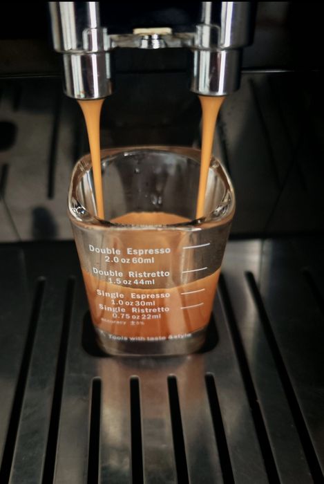 Vând DeLonghi Dinamica ecam 350.50b