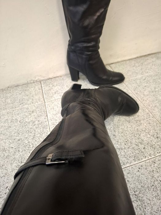 Кожени ботуши с ток