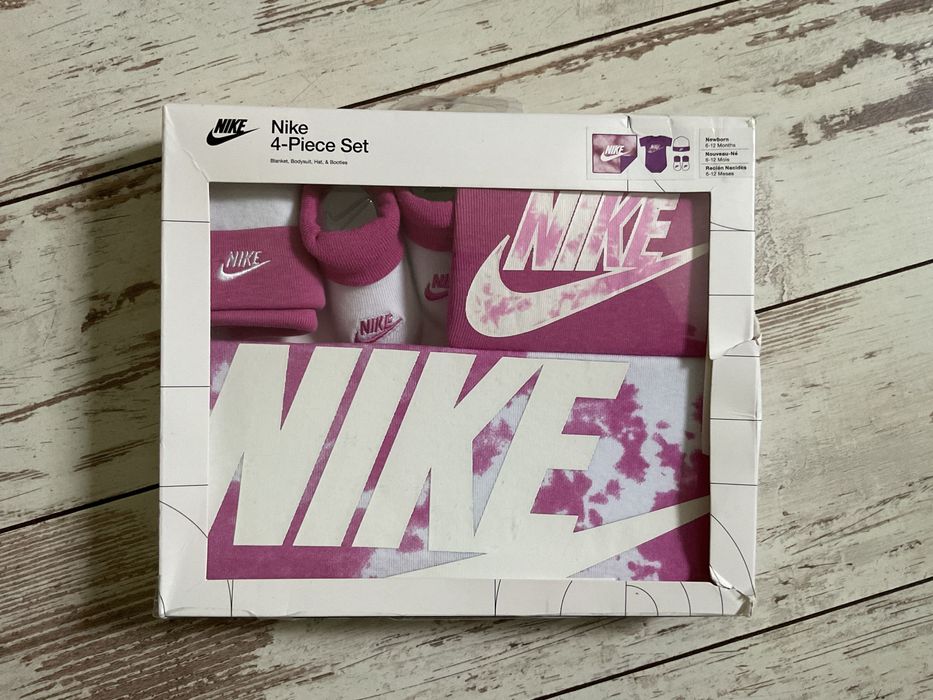 Комплект за момиче Nike