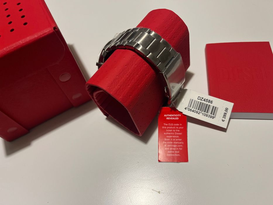 Иноксов  часовник с хронограф  Diesel