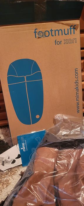 Мима хари две в едно