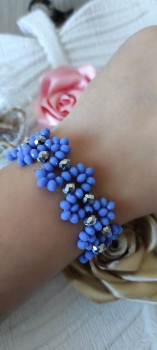 Ръчно изработени гривни от стъклени мъниста