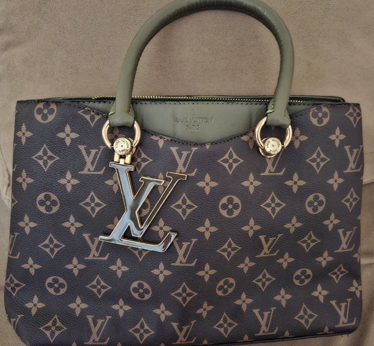 Дамска чанта на Louis Vuitton