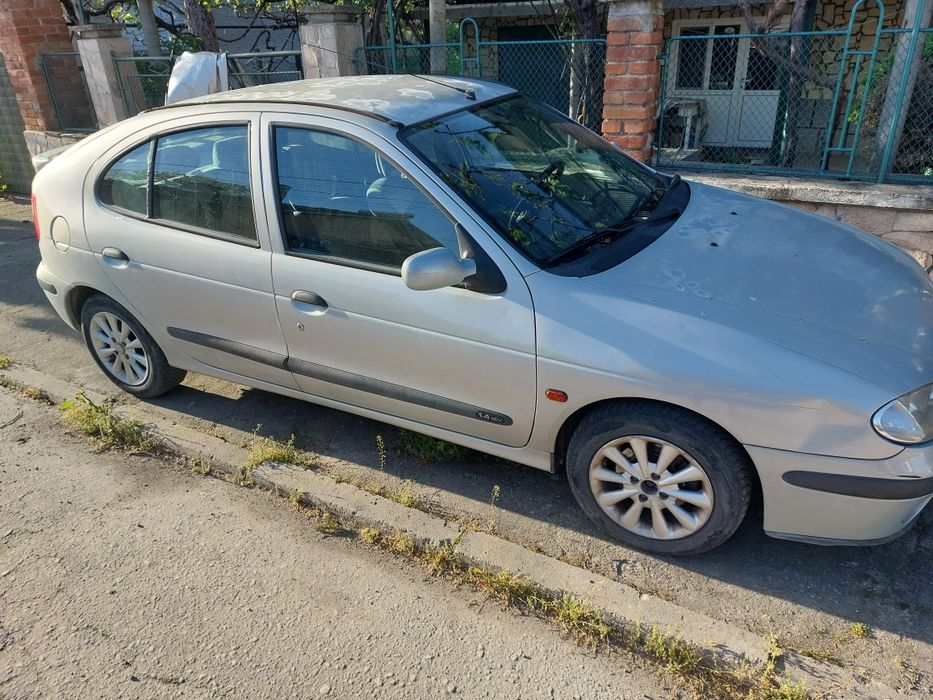 Продавам рено меган