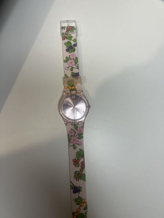 Дамски часовник SWATCH, нов