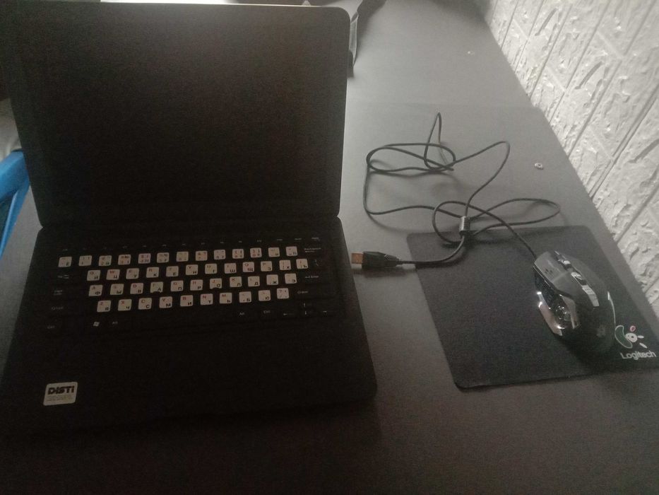 Ноутбук полный комплект + мышка и коврик