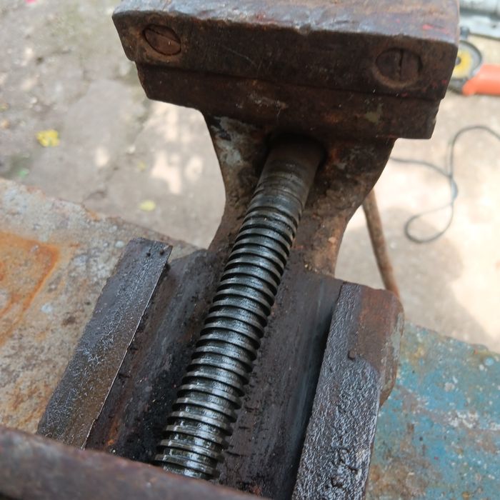 Menghina românească de 100mm