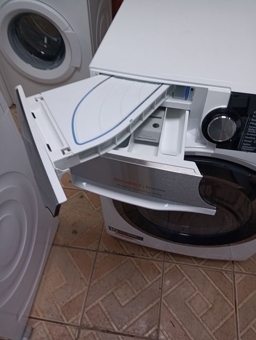 Като нова комбинирана пералня със сушилня с термопомпа Аег Aeg 9000 Series 10/6кг с две години гаранция!