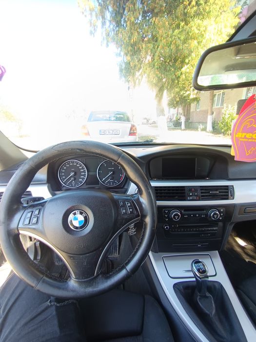 ***Vând BMW e 92***