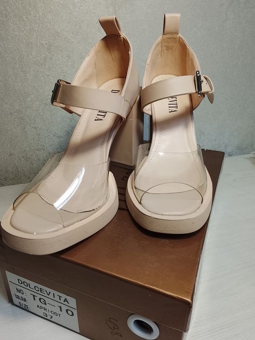 Босоножки новые 37 размер