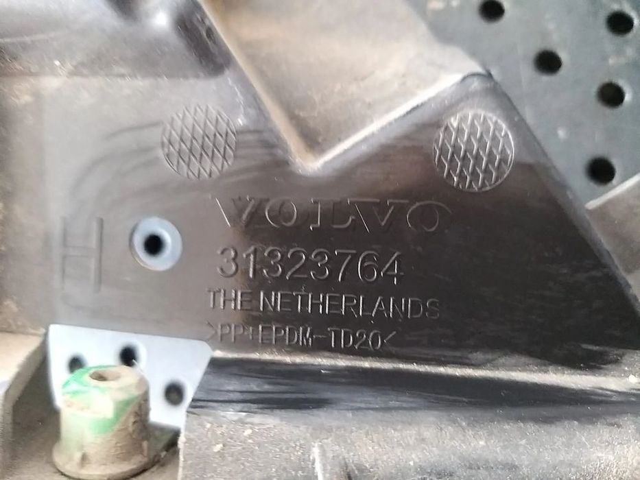 Suport dreapta bara spate volvo xc60 31323764