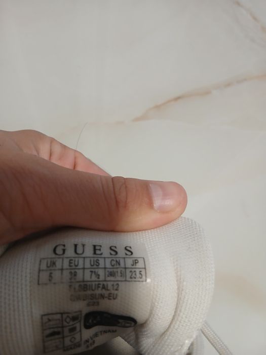 Guess маратонки 38