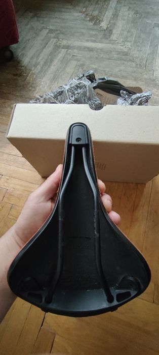 Две седалки/седалка  "Brooks" Cambium 17 кафява и "Brooks"prof.черна.