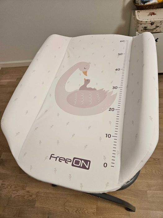 Cadita de baie cu masa de infasat FreeON