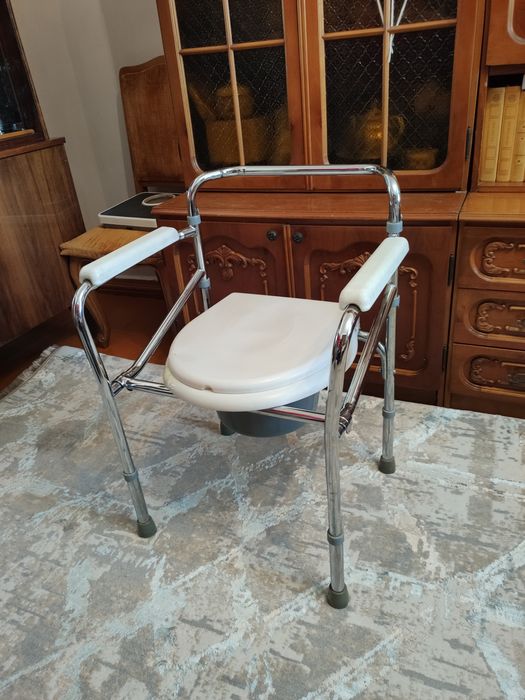 Санитарное кресло-унитаз