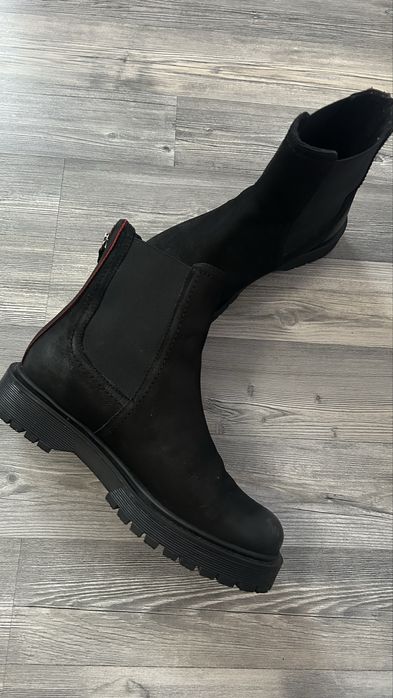 Дамски боти номер 38