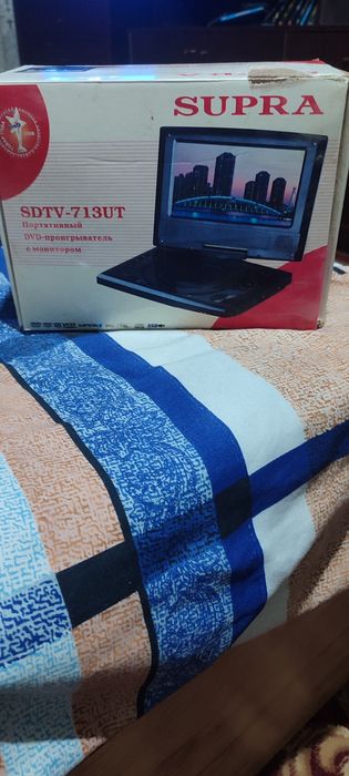 Портативный DVD.