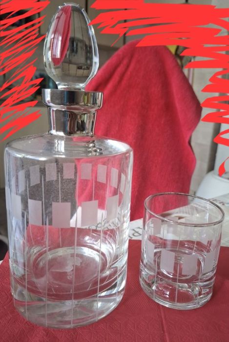 Цитрос преса ,чиния за пица,графа  с 4 чаши ,раница и декорация  за