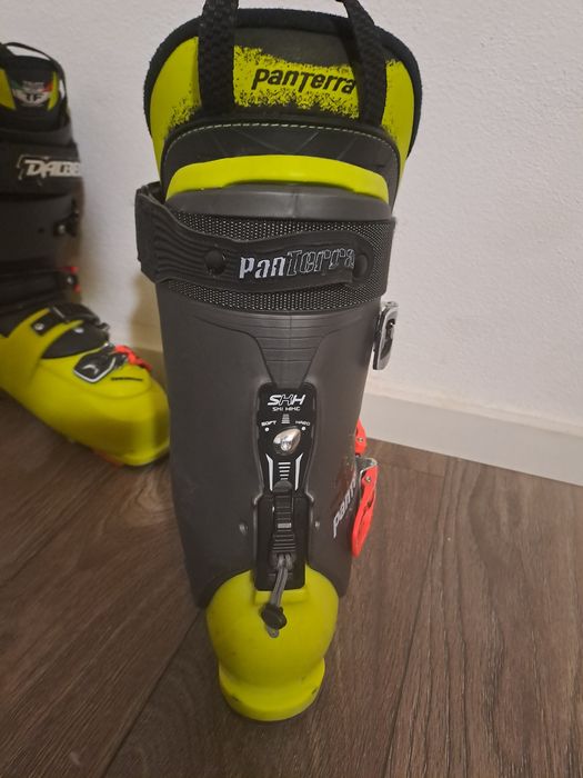 Clapari pentru schiuri Dalbello