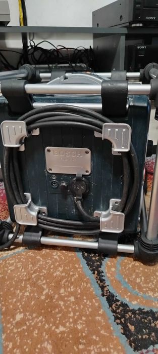 Radio șantier cu încărcare acumulatori Bosch