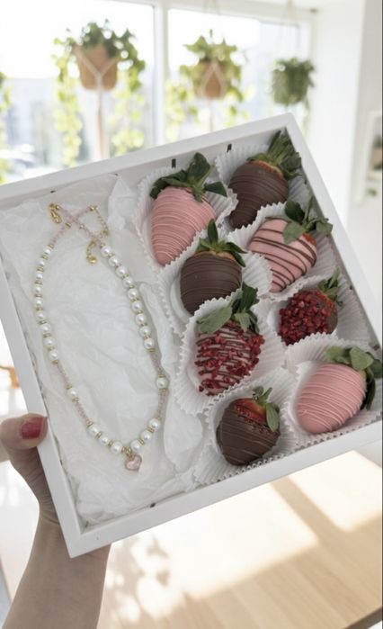 Клубника в шоколаде подарочный набор