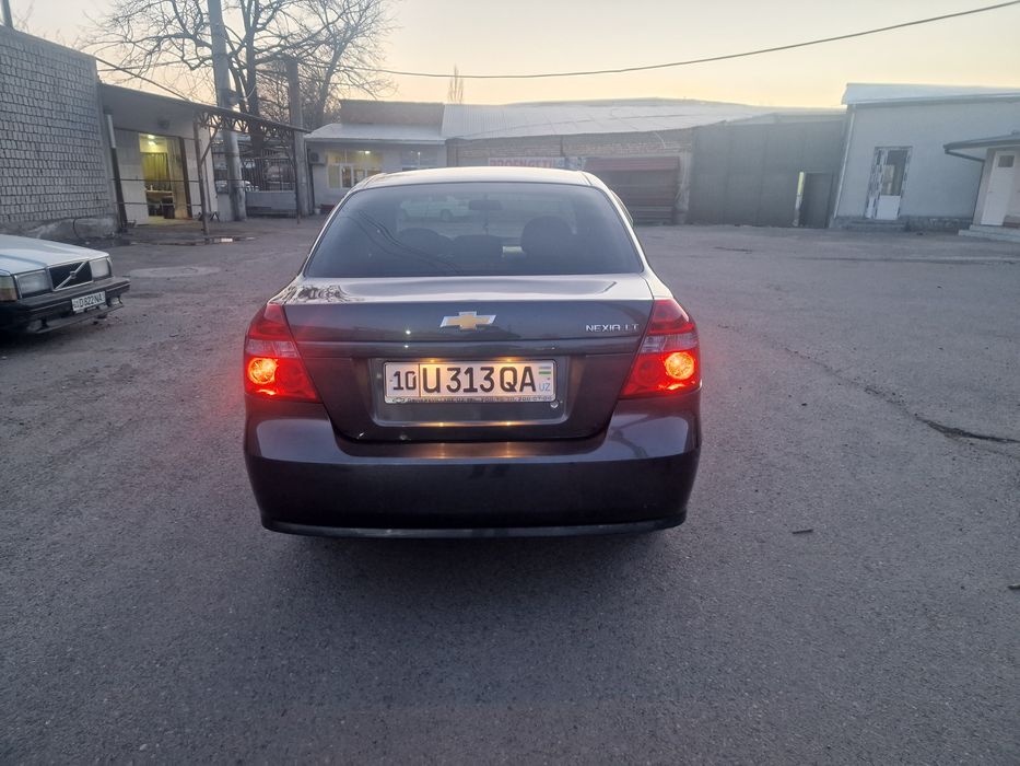 Нексия 3  мокрий асфалт