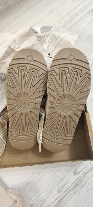 Pantofi sport UGG  cu insertii de piele intoarsa Lowmel, Maro nisip