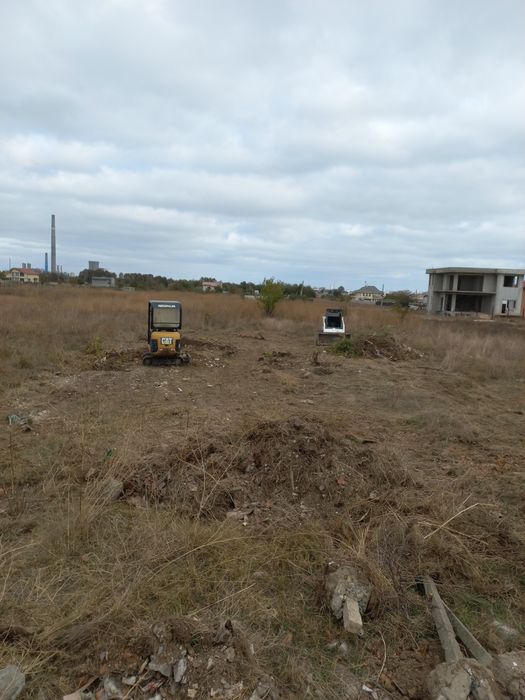 Curat si nivelez terenuri, transport moloz, mini utilaje de inchiriat