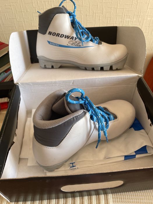 Продам лыжные ботинки Nordway Bliss (женские).