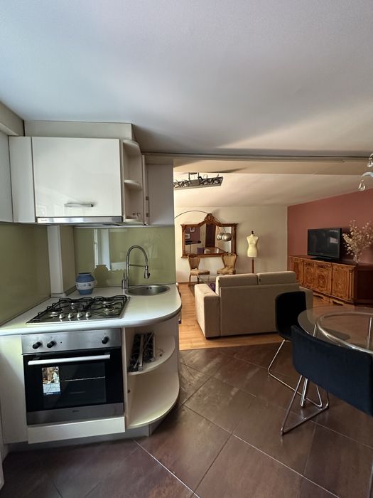 Proprietar inchiriez apartament 3 camere( +garaj) str Maresal Averescu