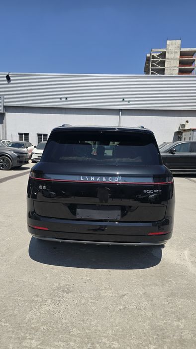 Lynk Co 900 PHEV 2T DHT Ultra 6 Zeekir Jili brendlari  asosida.