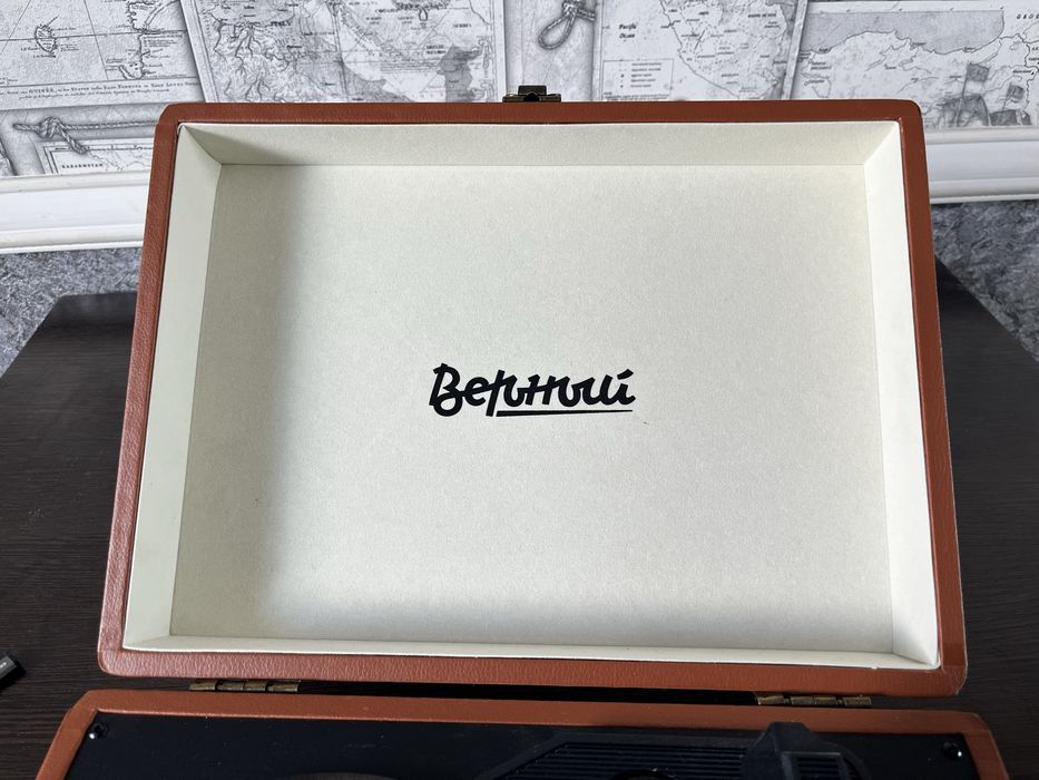 Виниловый проигрыватель Верный Deluxe