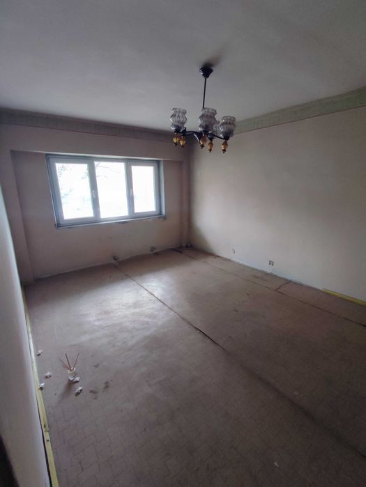 Apartament 3 camere de vânzare