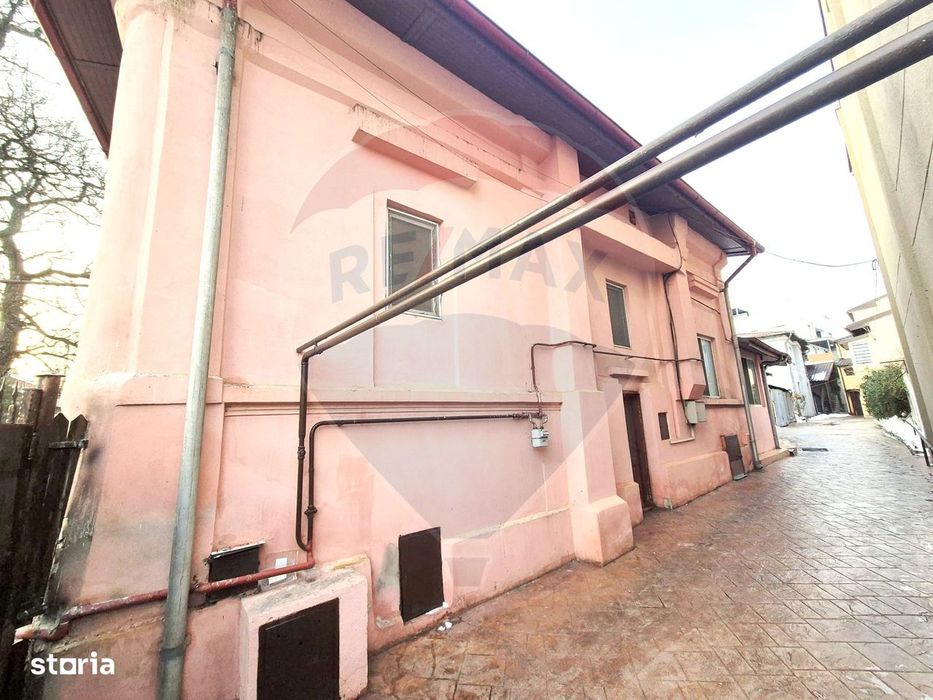 Casa de vanzare pretabila locuinta sau afacere | 13 Septembrie
