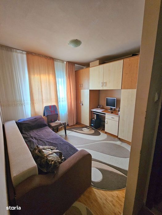 Apartament 4 camere, 78 mp, 2 bai, 2 balcoane – zona linistita, str.