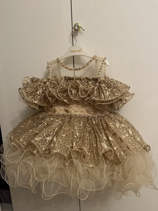 На прокат шикарное платье для девочек