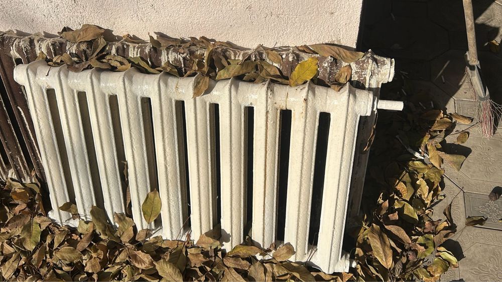 Продам чугуные батареи