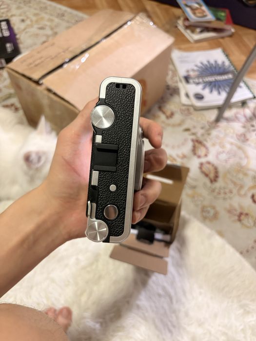 Продам instax mini evo