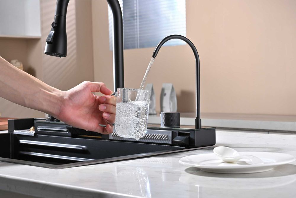 Черна мултифункционална кухненска мивка с двоен водопад