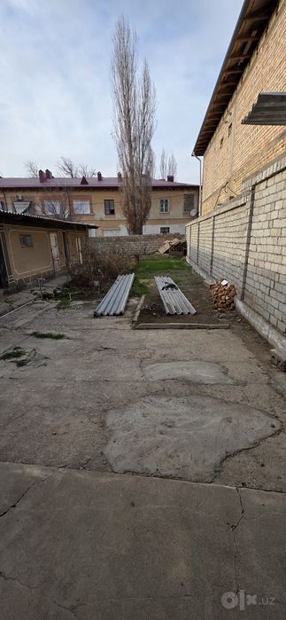 Продаётся. Город чирчик Оковок