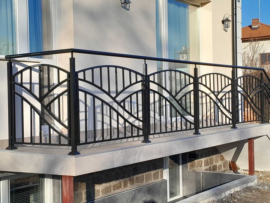 Парапети за стълбища и тераси,врати,портали,огради,  от ковано желязо