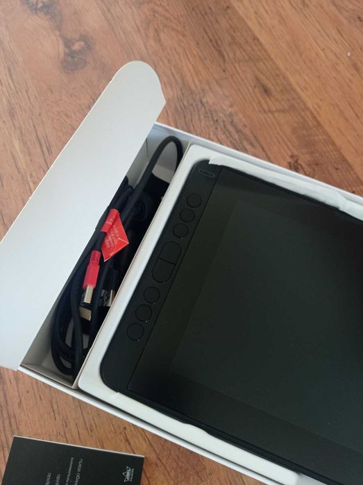 Huion Kamvas 12 - графичен таблет