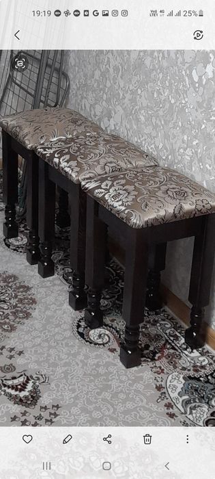Продам  4 табуретки