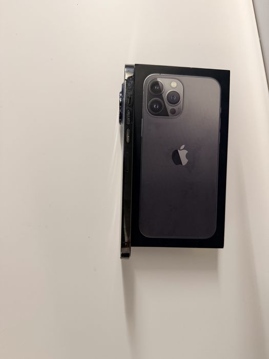 Продавам Iphone 13pro max 256GB.