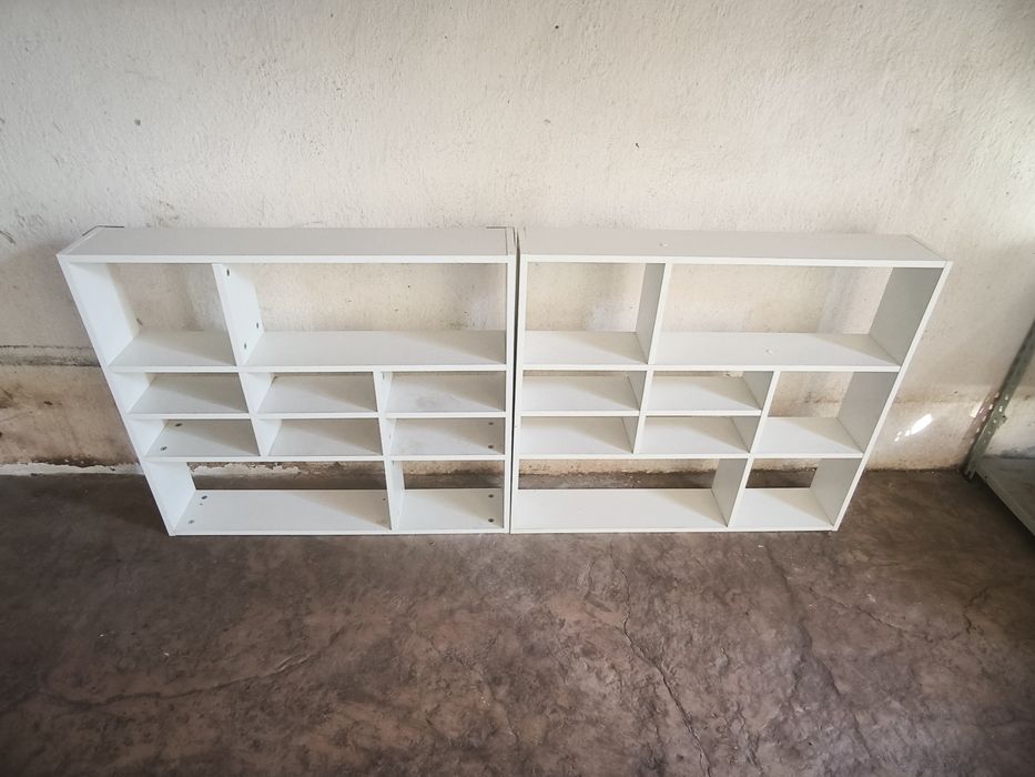 Etajere în stare bună de utilizare