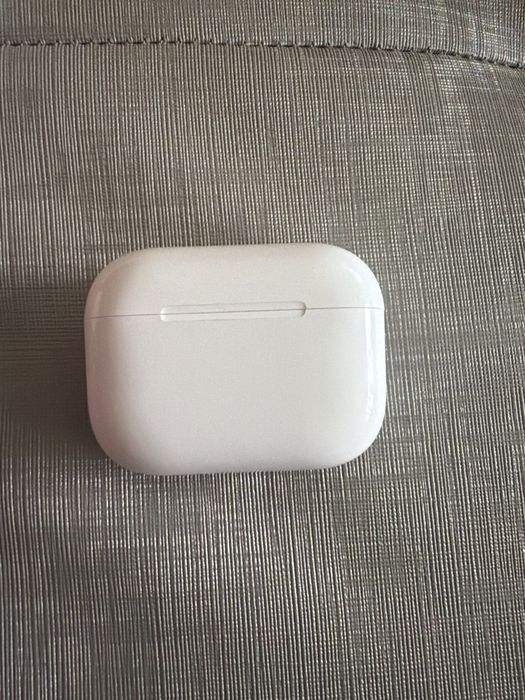 Airpods pro 3-дясна слушалка и кутия