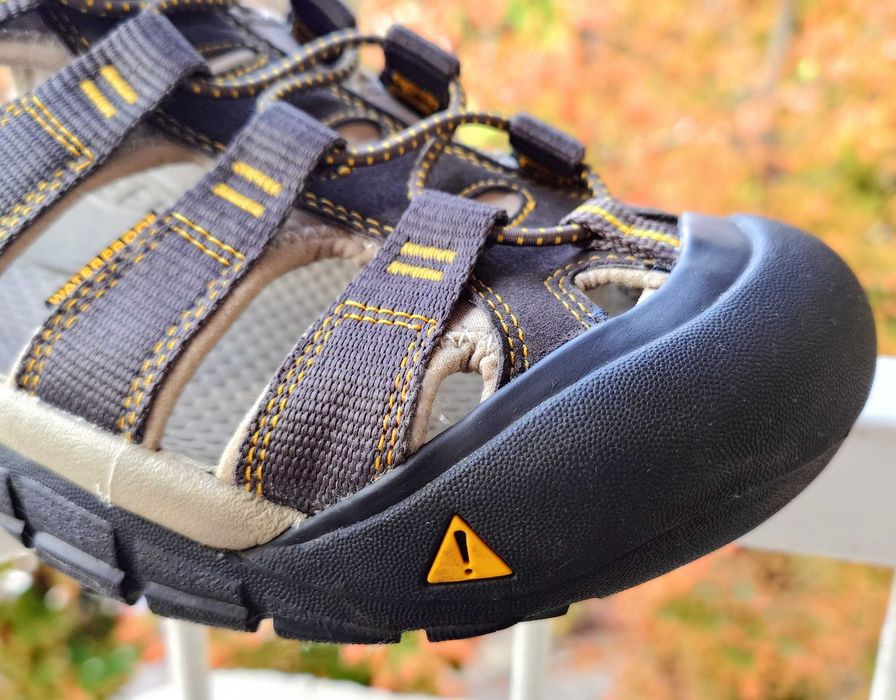 НОВИ сандали KEEN