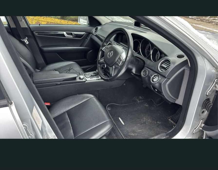 Dezmembrez c220 w204 punte spate bara capota trager faruri aripi stop