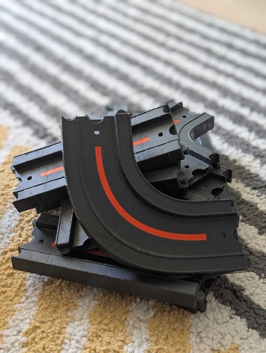 Hot Wheels City - elemente pistă: sine drepte, curbe si intersecţie