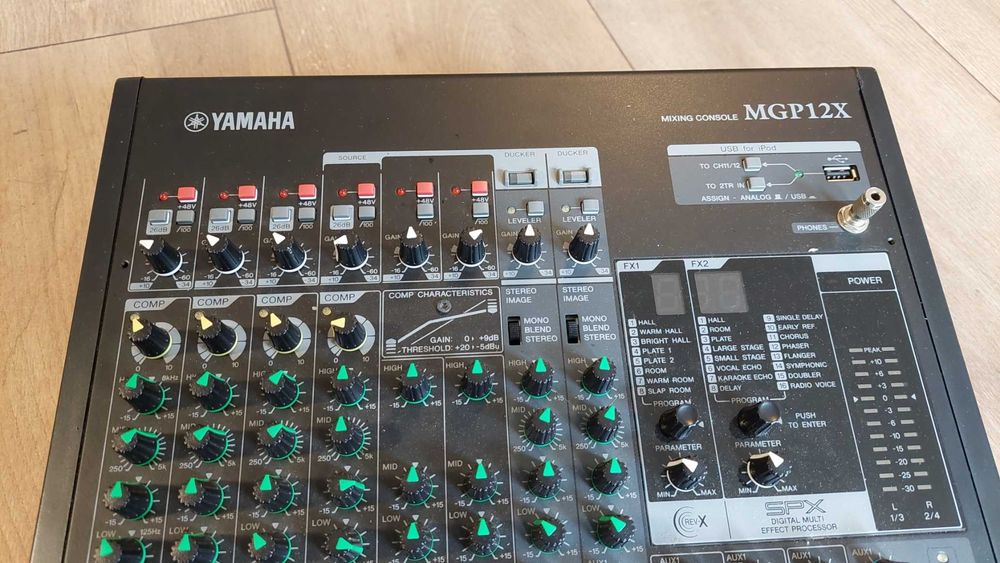 Mixer audio Yamaha MGP12X, ca Dynacord 1000, 1002, 1003